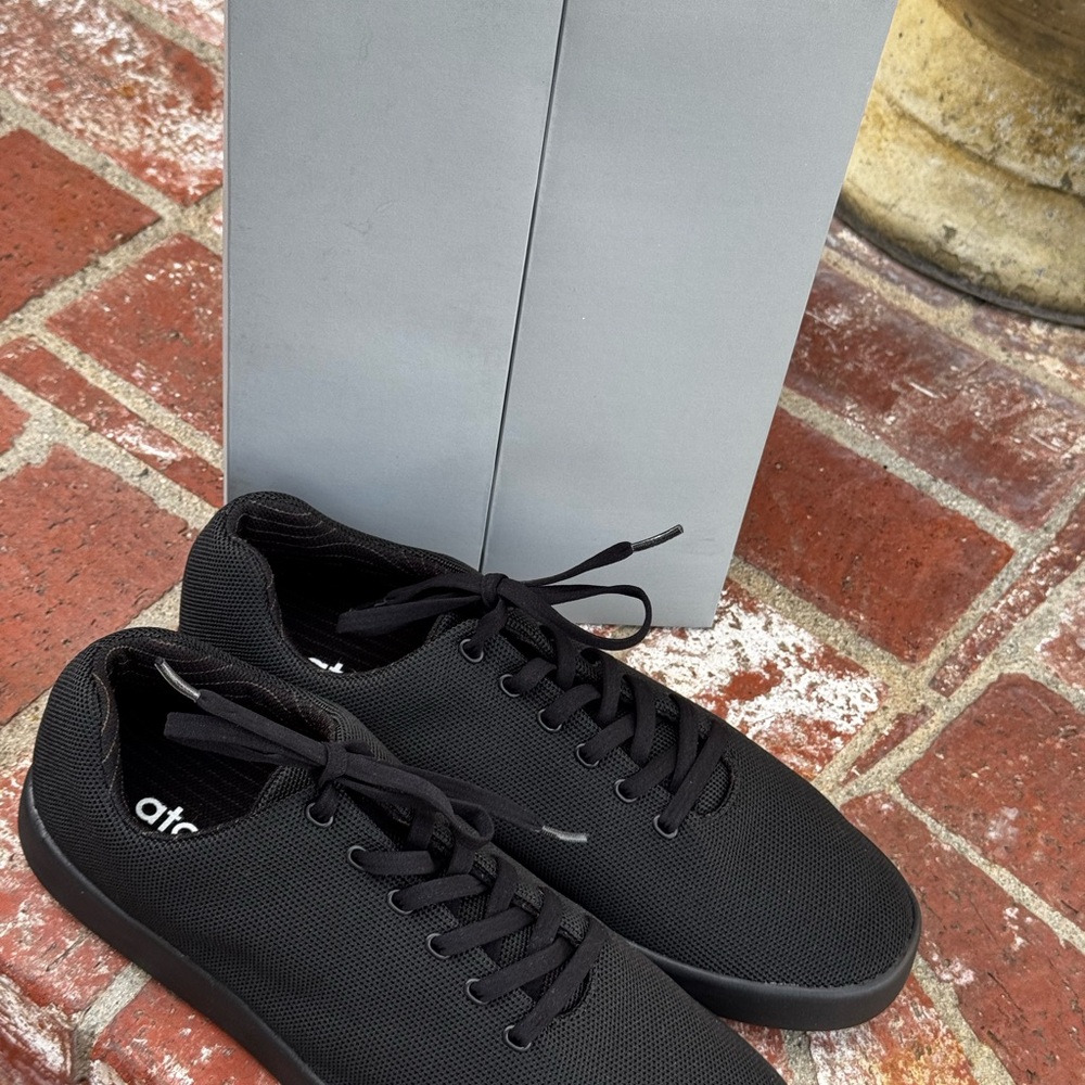 Atoms Model 000  Men’s 12 NEW